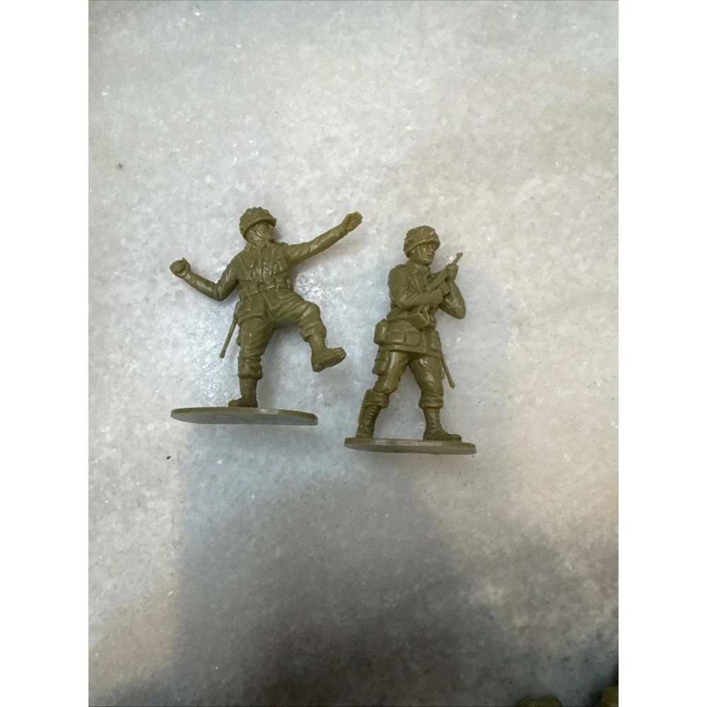 vintage timmee plastic army men Lot‎ Of 28